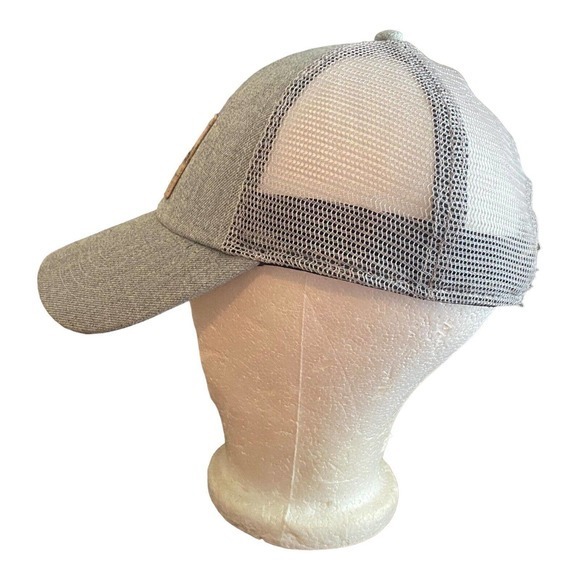 YETI‎ BUILT FOR THE WILD Trucker Hat Patch Fish Gray Snapback - Picture 2 of 4